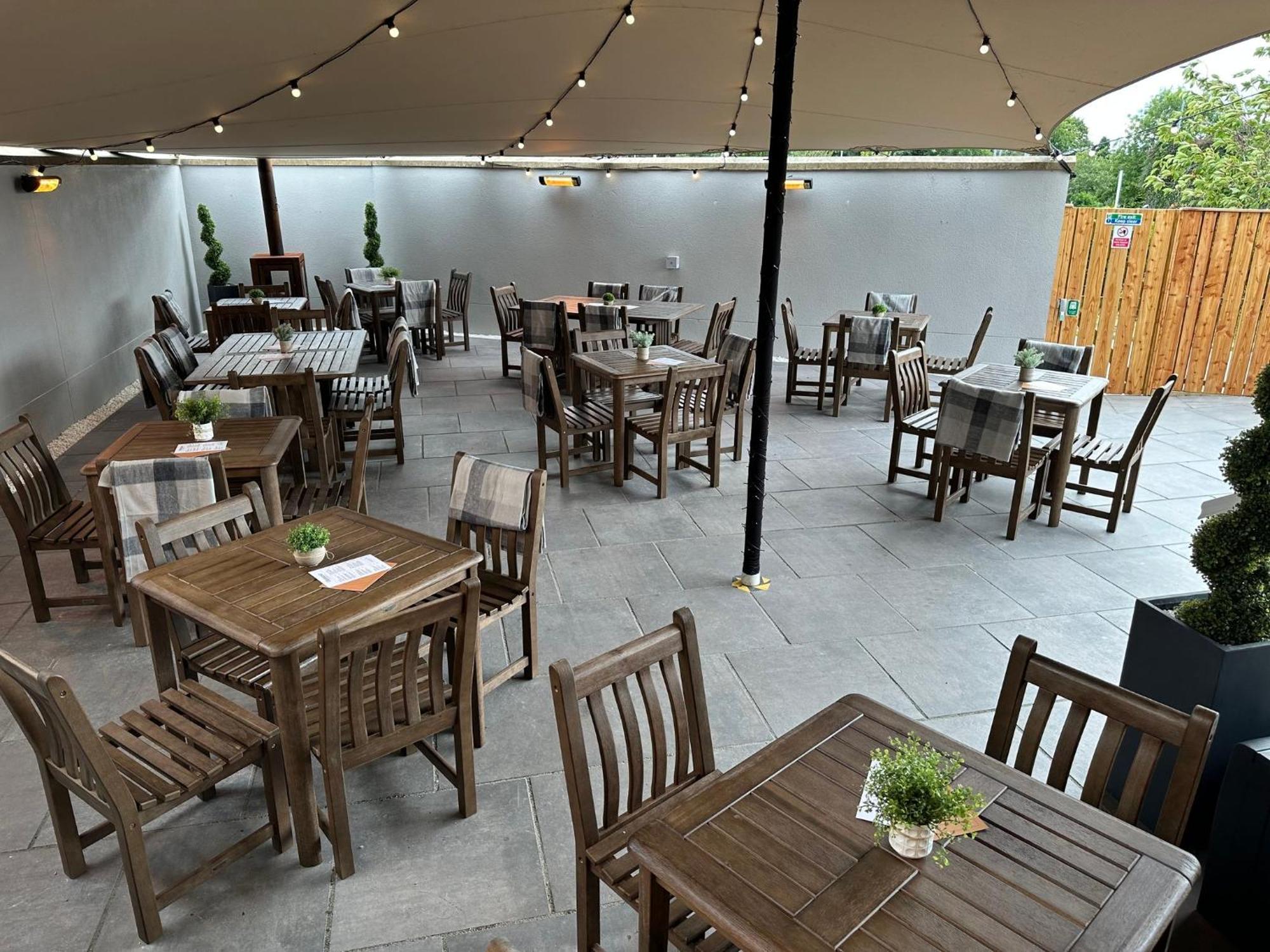 Holiday Inn Aberdeen West By Ihg Westhill Exterior foto