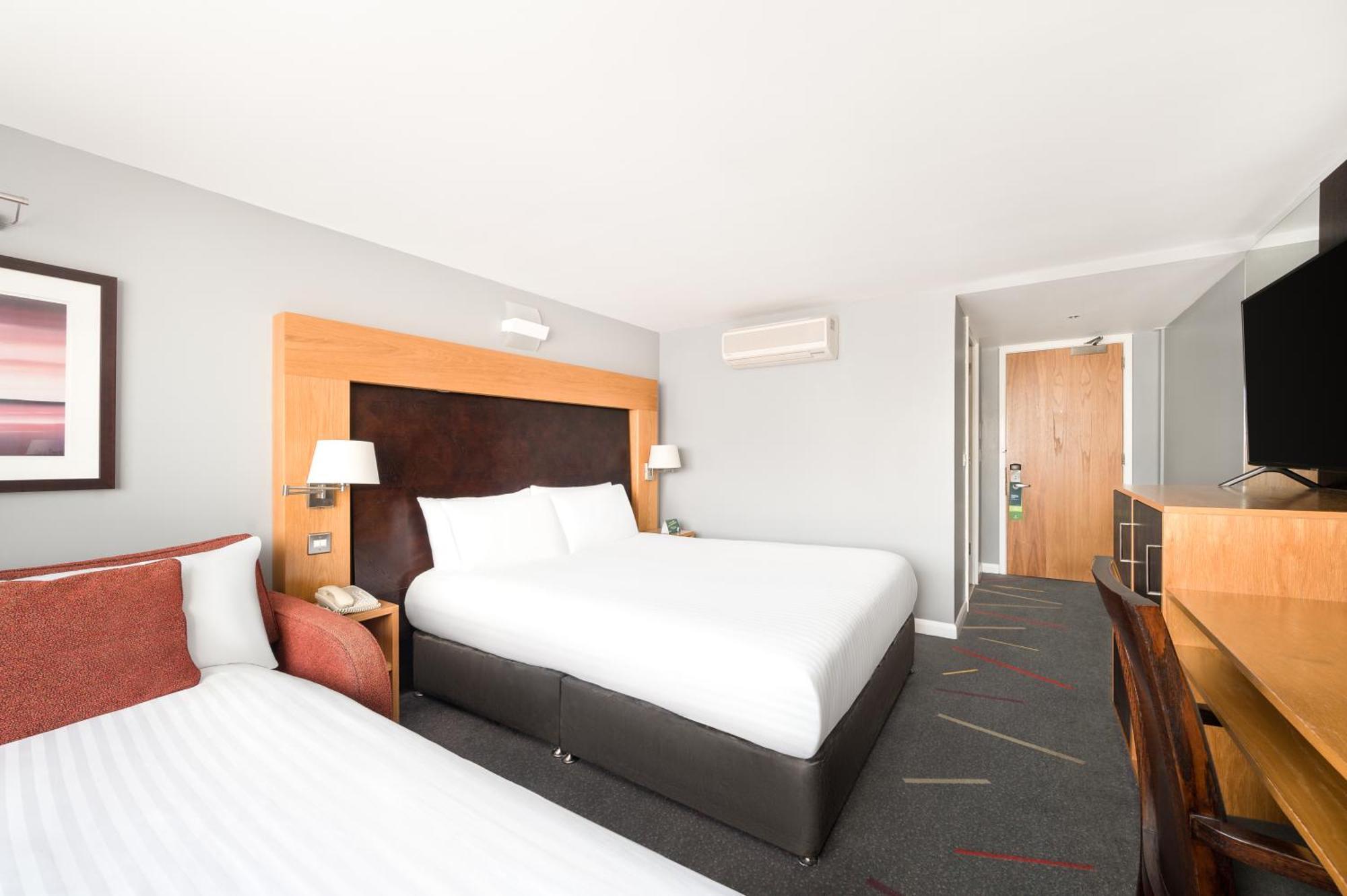 Holiday Inn Aberdeen West By Ihg Westhill Exterior foto